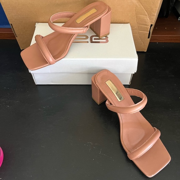 Billini Freida Block Heels Butterscotch - Picture 3 of 10